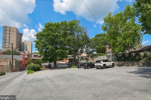 28 Vine St, Lancaster PA  17603-3943 exterior