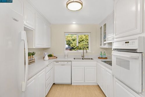 471 Roanoke Dr, Pacheco, CA 94553-6240