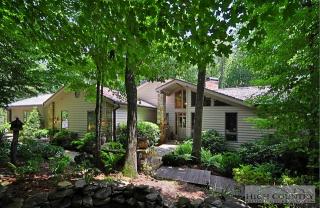 1107 Cottage Ct, Linville, NC 28646-8048