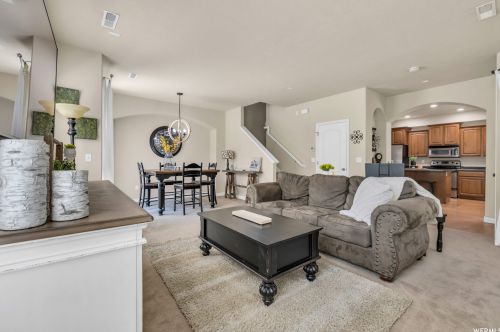 3939 Spencer Crest Ln, Taylorsville, UT 84084-5004