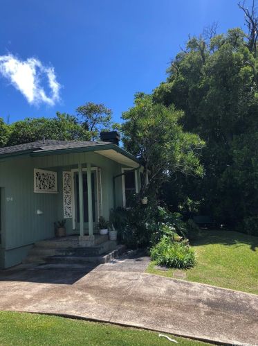 3341 Kaohinani Dr, Honolulu HI  96817-1021 exterior