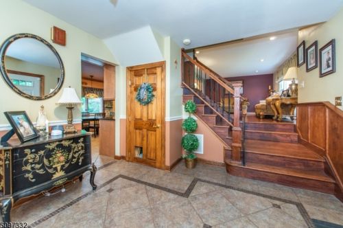 3 Candlewood Ct, Parsippany, NJ 07054-1501