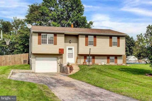 4380 Wynnefield Dr, York, PA 17315-3459