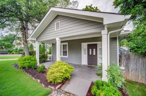 1715 Marietta Rd, Atlanta GA  30318-2726 exterior