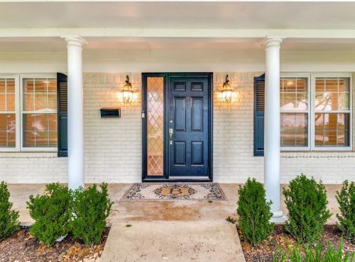 3725 Summercrest Dr, Fort Worth, TX 76109-3302