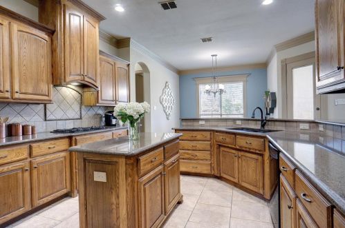 7909 Country Oak Dr, Fort Worth TX  76182-8944 exterior