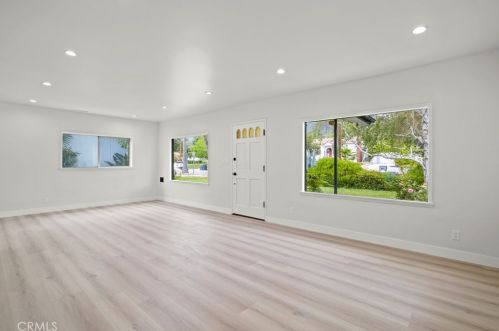 1710 Glenwood Rd, Glendale CA  91201-1812 exterior