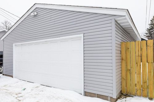 1657 Charles Ave, Saint Paul MN  55104-2226 exterior