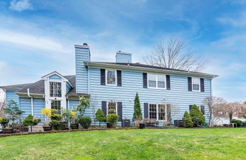 904 Buckingham Cir, Middletown NJ  07748-3467 exterior