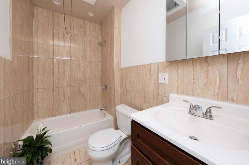 149 61 St, Philadelphia PA 19151-4220 exterior