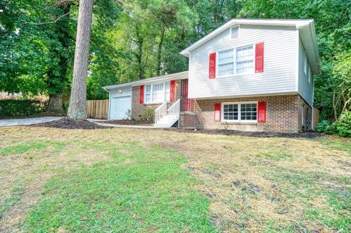 6033 Hillandale Dr, Atlanta, GA 30349-4247