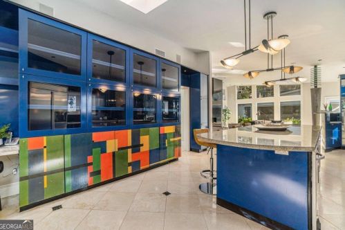 887 Berkshire Rd, Atlanta GA  30324-4929 exterior