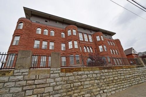 2700 Ashland Ave, Cincinnati OH  45206-1789 exterior