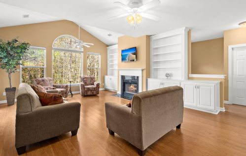 1367 Kingsford Ln, Mount Pleasant, SC 29466-8105