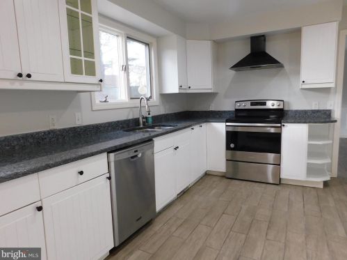 2502 Burgundy Dr, Fallston MD  21047-2112 exterior