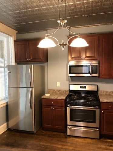 2917 Whipple St, Chicago, IL 60618-7618