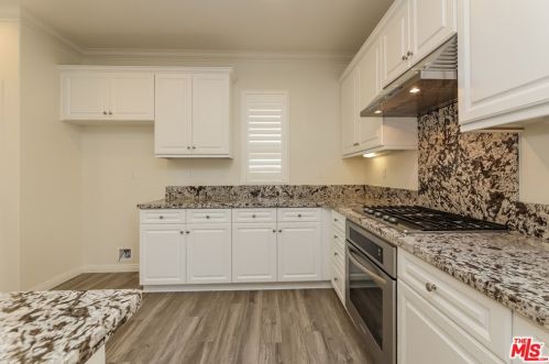 154 Pathway, Irvine CA  92618-8846 exterior