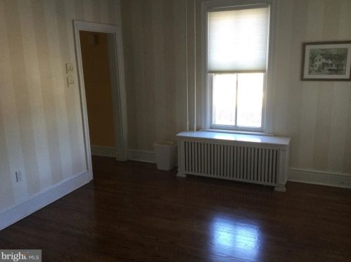 17 Walnut St, Haddonfield NJ  08033-1852 exterior