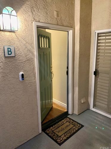 513 Water Oak Ln, Calabasas, CA 91377-3731