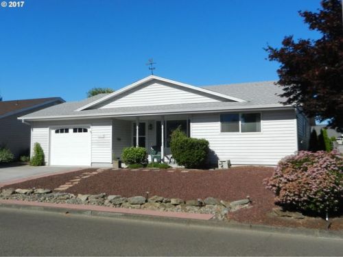 509 Columbia Dr, Woodburn, OR 97071-4423