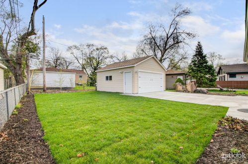 662 Clarendon Ave, Arlington Hts IL  60004-4902 exterior