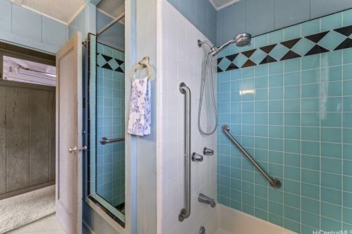 1807 Vancouver Pl, Honolulu HI  96822-2453 exterior