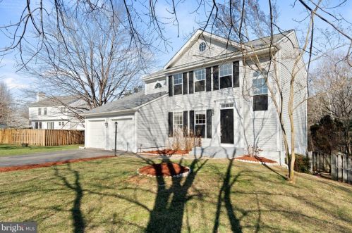 3488 Lacrosse Ct, Woodbridge, VA 22193-1050