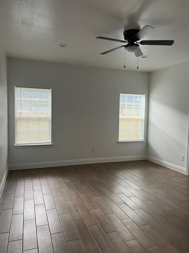 2735 17 St, Fort Worth TX  76106-5009 exterior