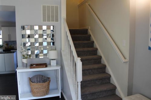 10 Coachlight Dr, Erial, NJ 08081-5601