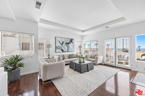 25 Tennis Villas Dr, Dana Point, CA 92629-4137