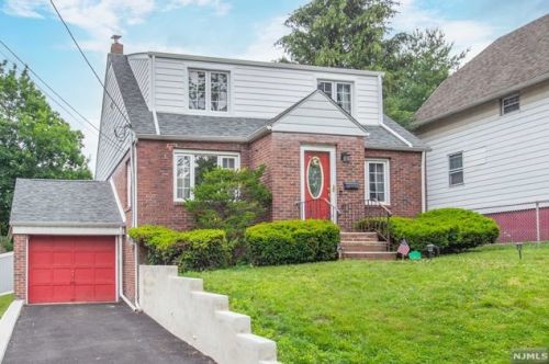48 Summit St, Ridgefield Park, NJ 07660-1427