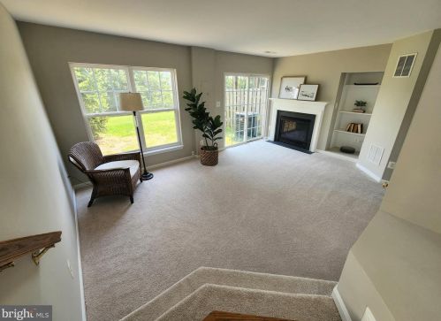 9211 Cascade Falls Dr, Bristow VA  20136-2169 exterior