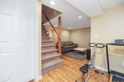 16 Charter Rd, Ellington CT  06029-4224 exterior
