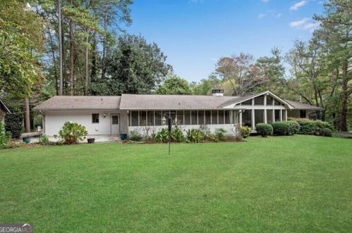 5789 Musket Ln, Stone Mountain, GA 30087-1706