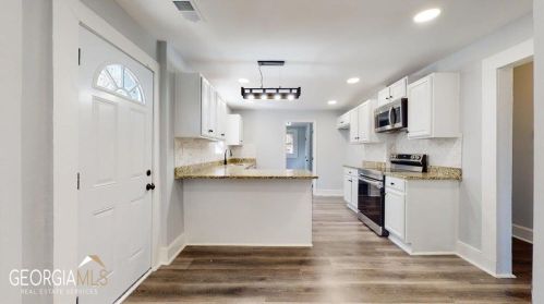 266 Hamilton E Holmes Dr, Atlanta GA  30318-7413 exterior
