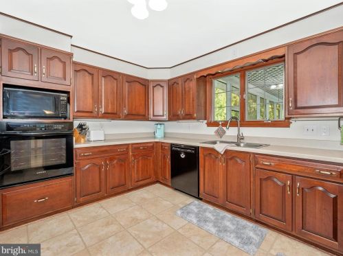 8323 Palmer Rd, Middletown MD  21769-8806 exterior