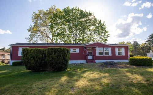 22 Sherwood Valley Ln, Coventry, RI 02816-6907
