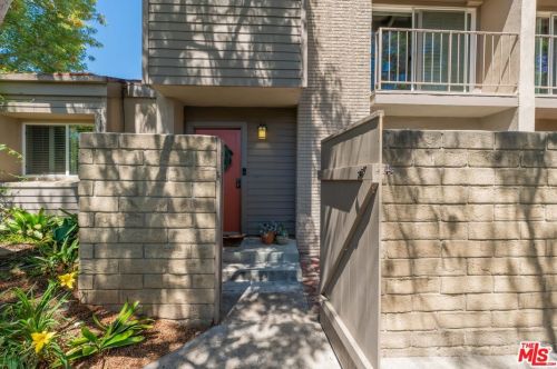 28 Village Pkwy, Santa Monica, CA 90405-2852