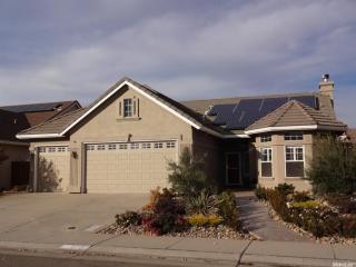 2933 Sweetwood Dr, Lodi, CA 95242-2044