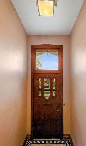 5743 Eastwood Ave, Chicago, IL 60630-3309