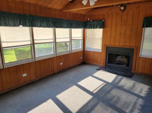 6806 Quincy St, Willowbrook IL  60527-5363 exterior