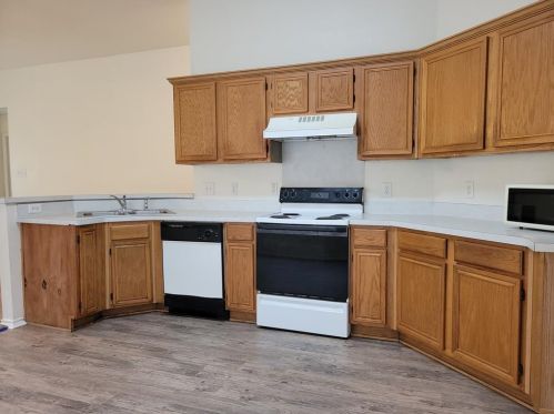 715 Keessee Dr, Cedar Hill TX  75104-9209 exterior