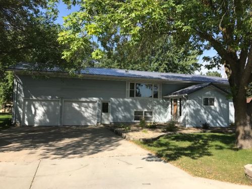 513 South St, Paynesville, MN 56362-1724