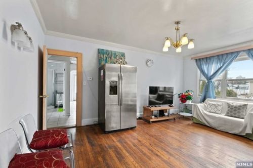 43 Gordon St, Ridgefield Park, NJ 07660-1112