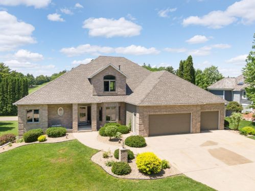 1302 Mayflower Dr, Waterford, MN 55057-3407