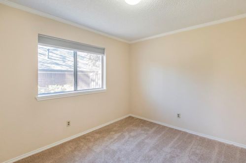 1123 Holly Dr, Carrollton TX 75010-1073 exterior