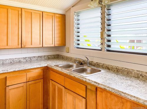226 Naone St, Honolulu, HI 96813-1323