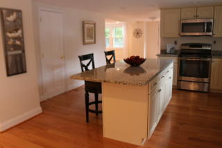 2 Oak St, Merrimack, NH 03054-4134
