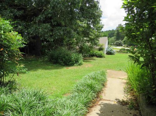 328 Davis Rd, Stockbridge GA  30281-3304 exterior