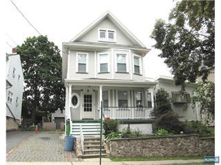 439 Madison St, Carlstadt, NJ 07072-1438